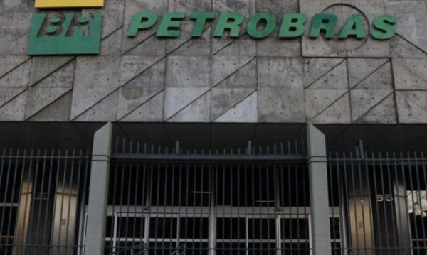 Com nova diretoria da Petrobras, ministro pede reavaliação de vendas de ativos já assinadas