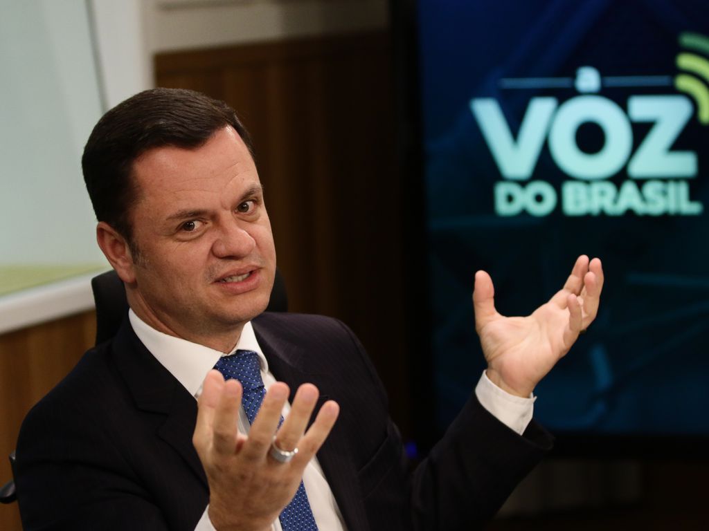 O ministro da Justiça e Segurança Pública, Anderson Torres, participa do programa Voz do Brasil