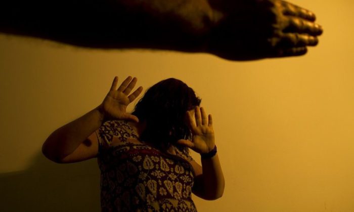 Um terço das mulheres brasileiras já sofreu violência de parceiros, diz estudo