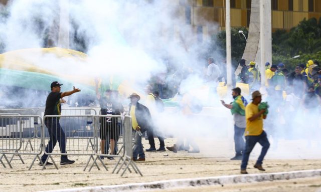 Moraes denúncia 200 envolvidos nos atos golpistas