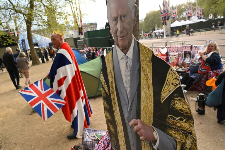 Unção, convidados e protestos: a coroação do rei Charles III e da