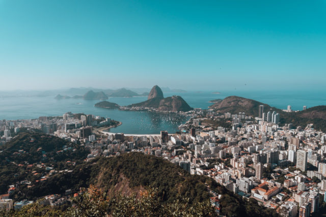 Apesar de ter os bairros mais caros do país, a cidade do RJ tem o valor médio de venda de R$ 8.779/m², ficando atrás de São Paulo.