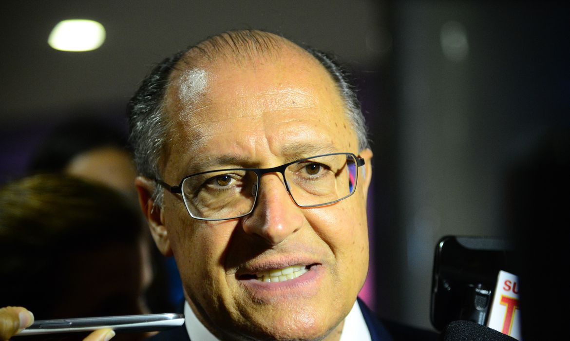 Alckmin diz que limite definido para programa automotivo não é uma decisão definitiva
