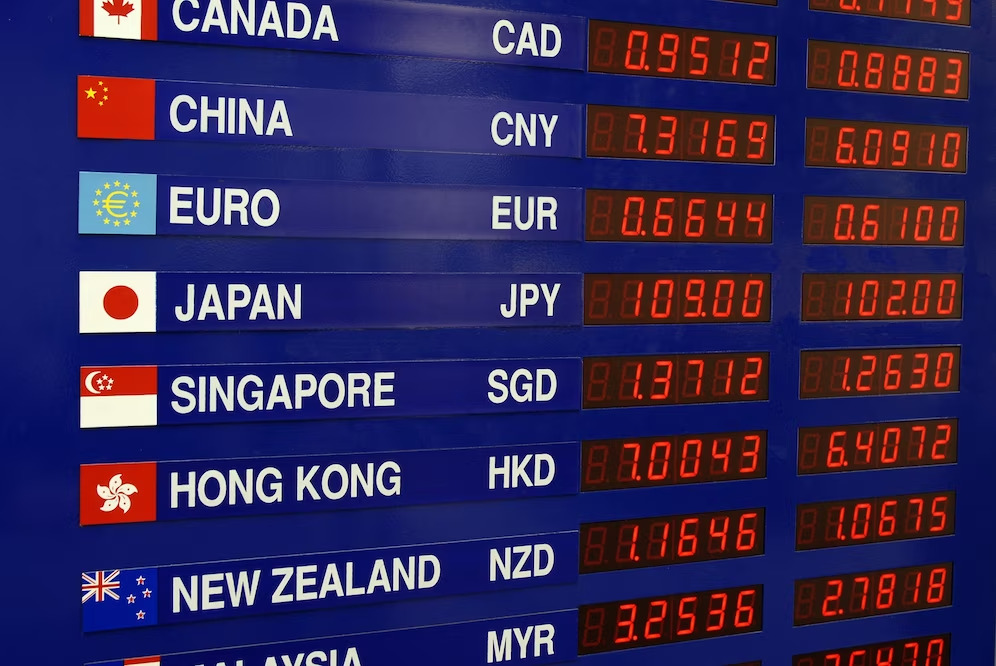 Bolsas da Ásia fecham mistas, com possíveis novos estímulos na China e após Fed