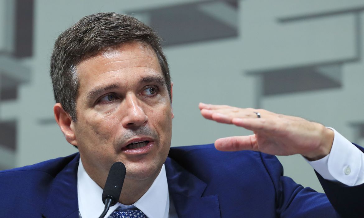 Com crescimento do PIB, ministros pressionam Campos Neto para baixar juros do país