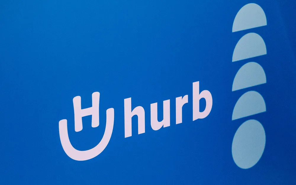Hurb demite cerca de 40% da equipe após suspensão de pacote