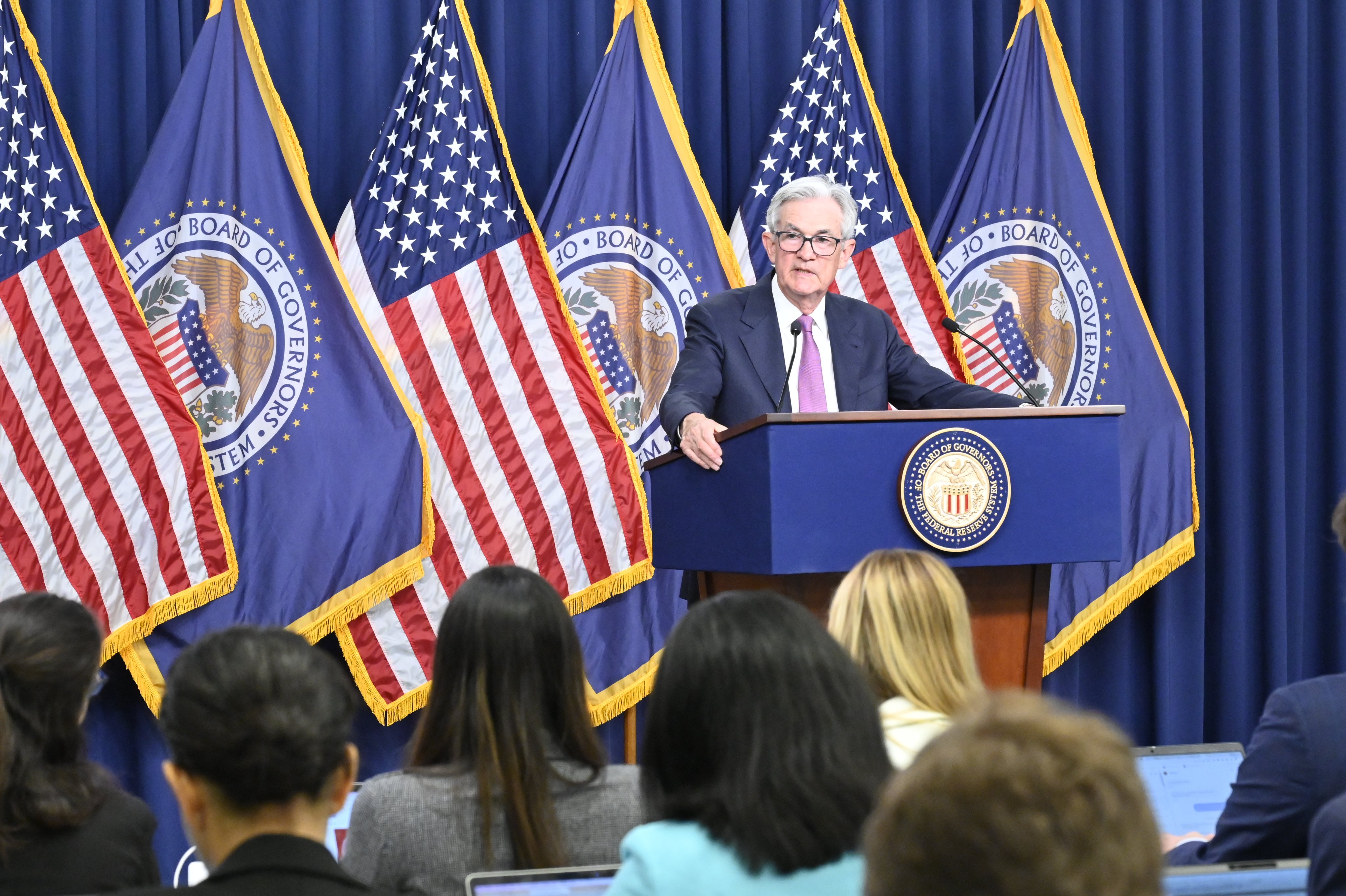 Presidente do Fed diz não descartar elevar juro nos EUA em reuniões consecutivas