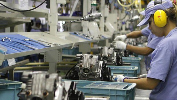Produção industrial nacional varia -0,3% em fevereiro