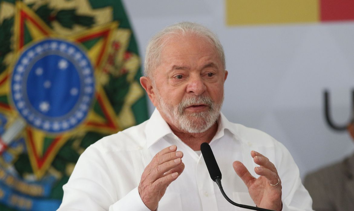 Lula libera R$ 5,3 bi em emendas Pix em meio a votação da reforma