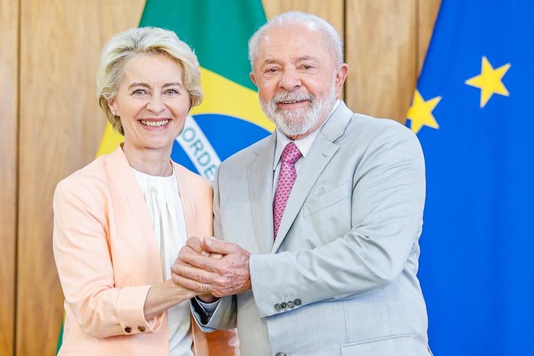 Ao lado de Lula, Von der Leyen diz esperar fim de divergências para acordo com Mercosul