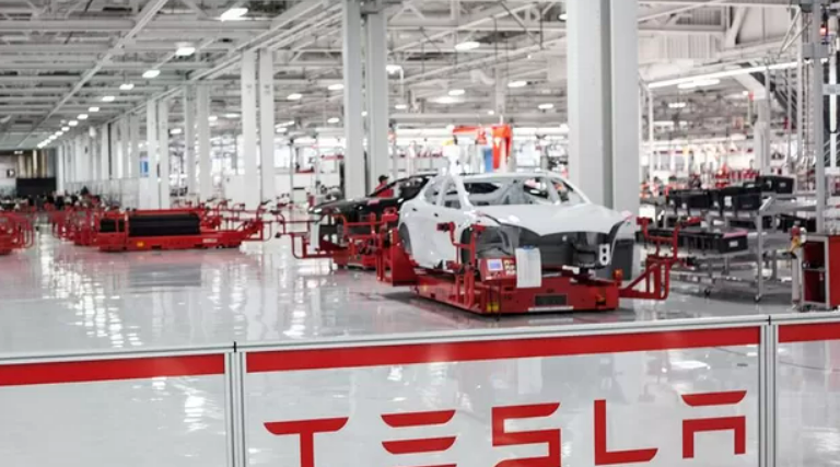 Tesla supera expectativas e bate recorde de entregas no 2º trimestre