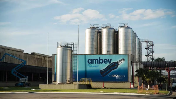 Lucro líquido da Ambev soma R$ 2,597 bilhões no 2º trimestre, queda de 15,2% em um ano