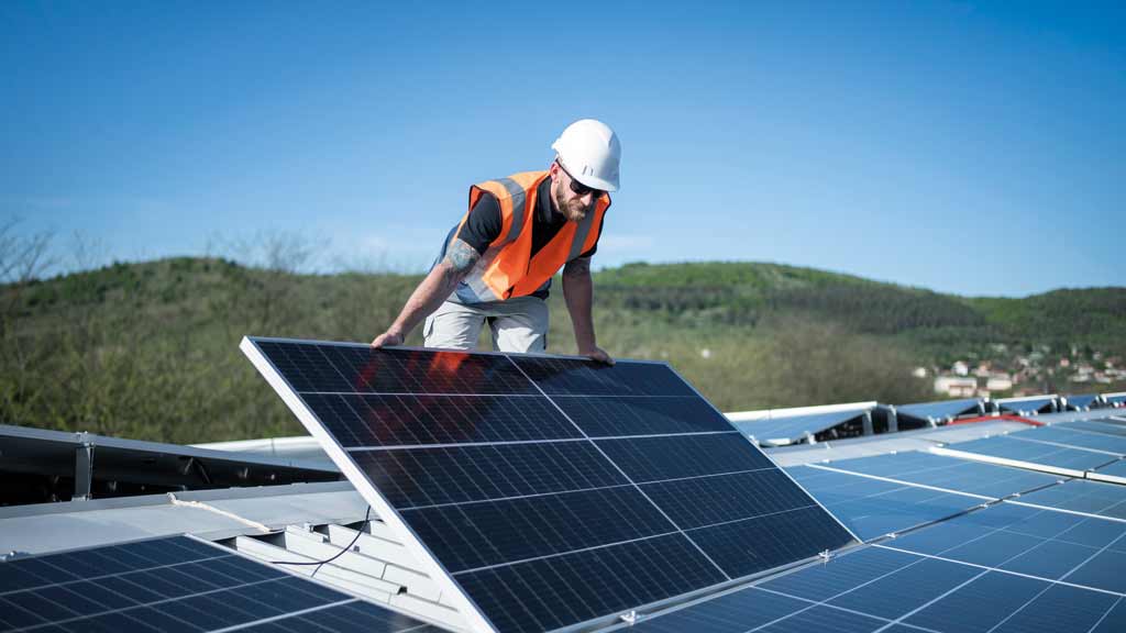 Por meio da Bolt Pro, empresa desenvolve projetos e capta energia limpa, como a solar, para ser revendida (Crédito: Istockphoto)