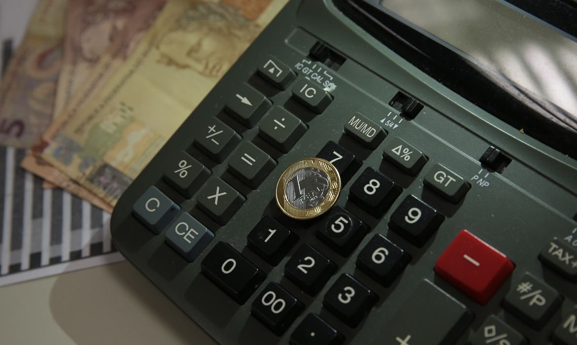 Consignado CLT: juro médio é de 3,2%; veja como contratar