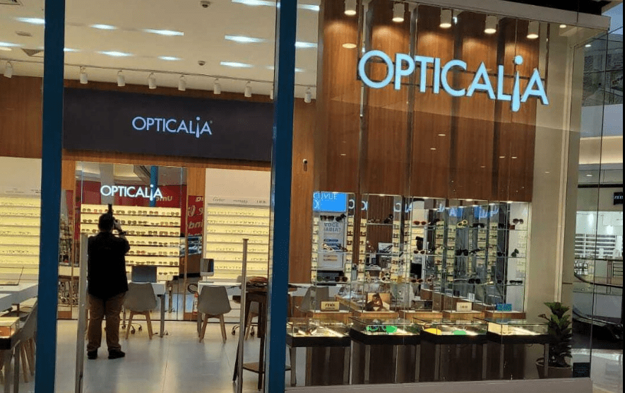 Loja da Opticalia Brasil no Shopping Iguatemi Alphaville