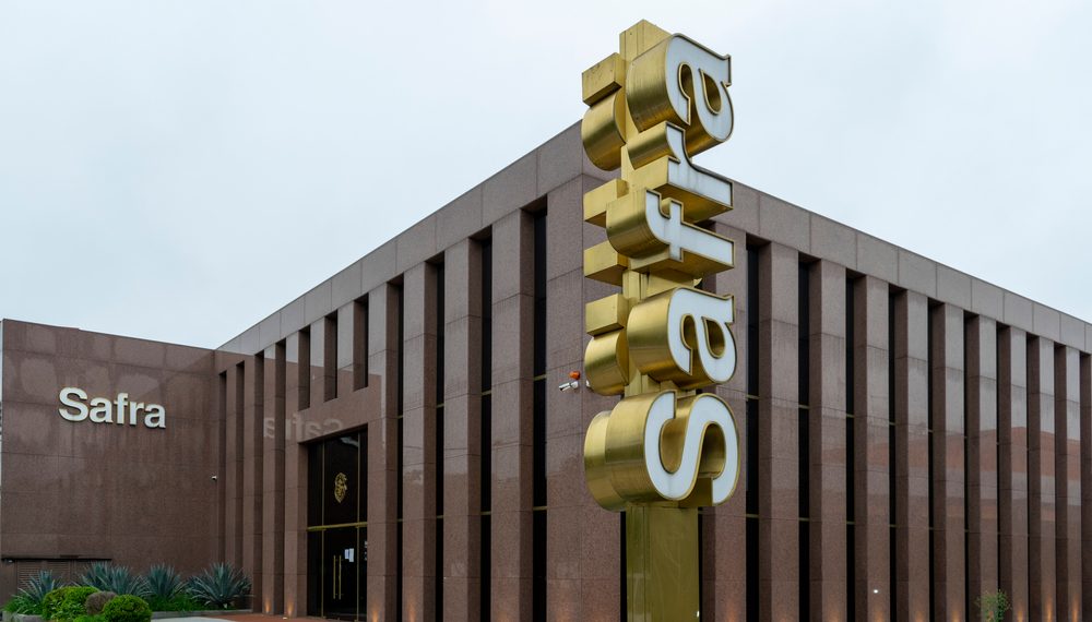 Banco Safra assume operação do conglomerado financeiro Alfa após aquisição por R$ 1 bilhão
