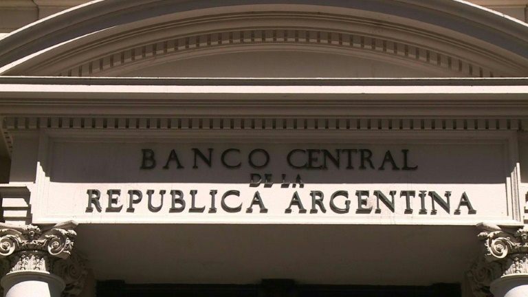Argentina atualiza tarifas para compra de moeda estrangeira