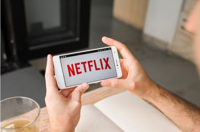 Netflix: usuários precisam trocar assinatura após fim do plano básico?