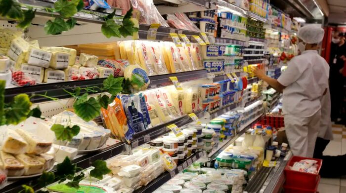 Alta de 2,00% em alimentos puxa avanço no IPP de outubro, diz IBGE