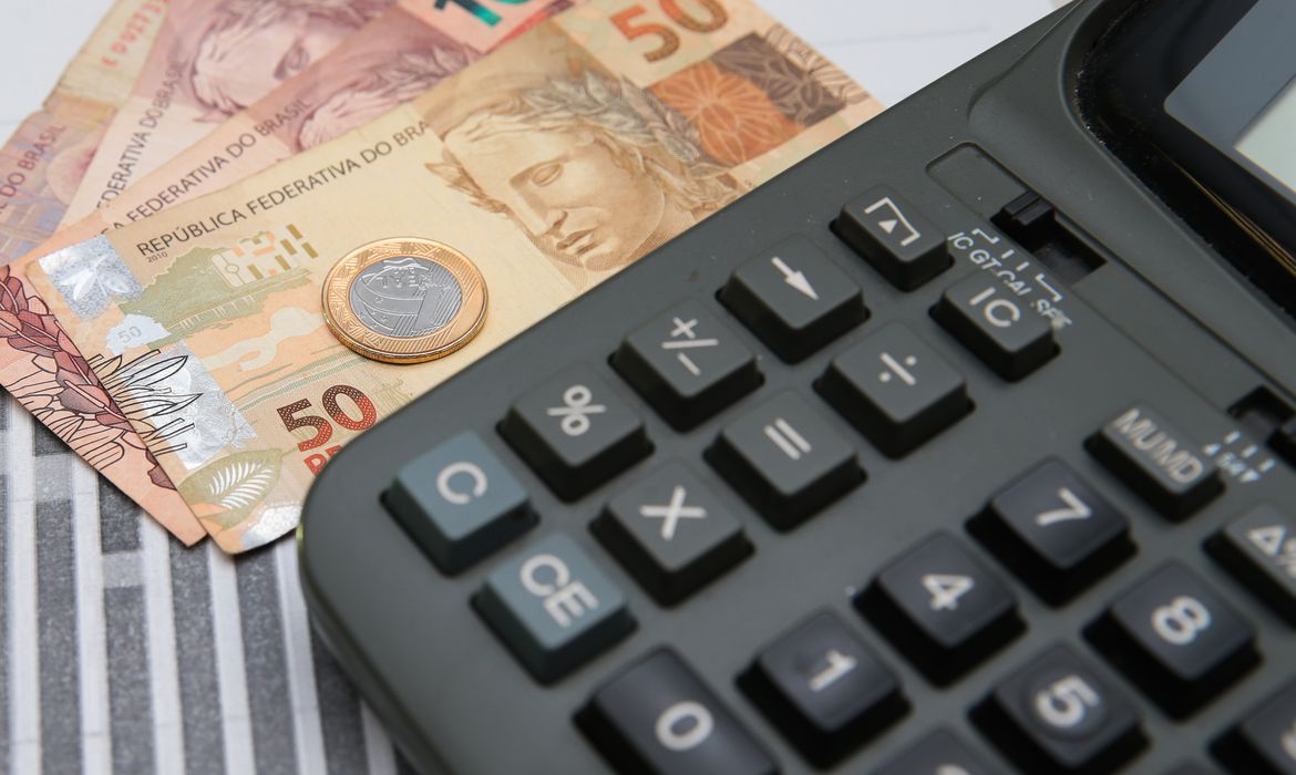 Gasto com juros do setor público soma R$ 81,714 bi em setembro, revela BC
