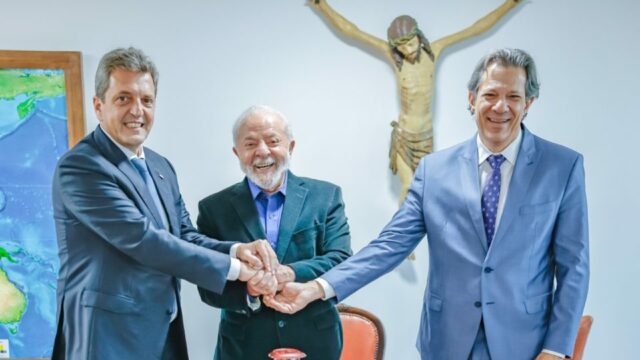 Eleições na Argentina: PT formaliza apoio a Massa em disputa contra Milei