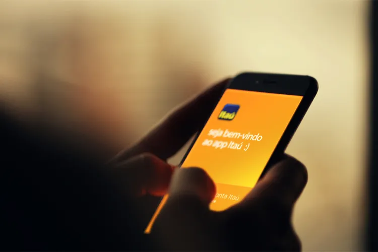 Itaú lança a todos os clientes nova versão de app