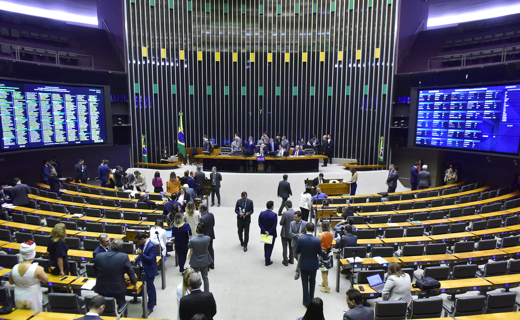 Congresso aprova LDO de 2024 com calendário de emendas que reduz poder do governo no Orçamento
