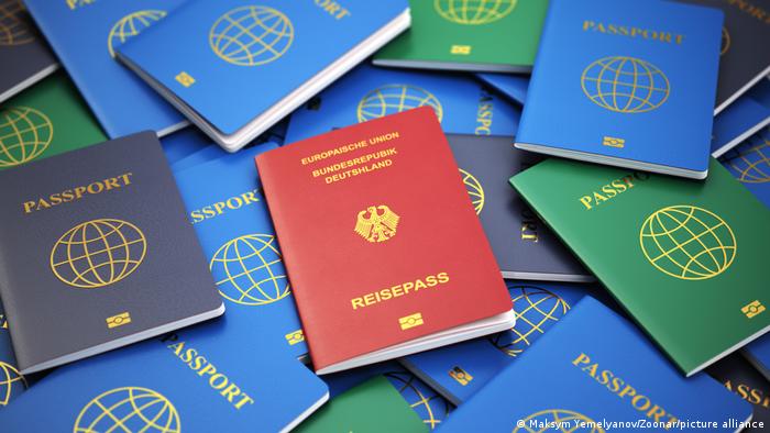 Poderoso, no caso, significa que o passaporte permite ao proprietário viajar para o maior número de países sem a necessidade de um visto