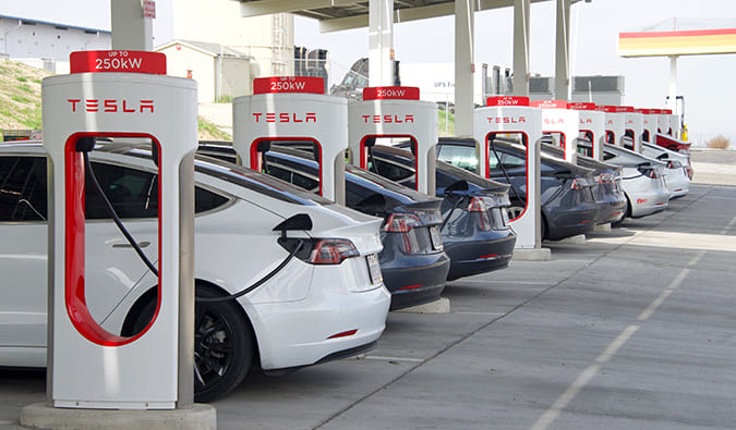 Tesla faz recall de 1,61 milhão de carros na China por problemas na direção e travas das portas