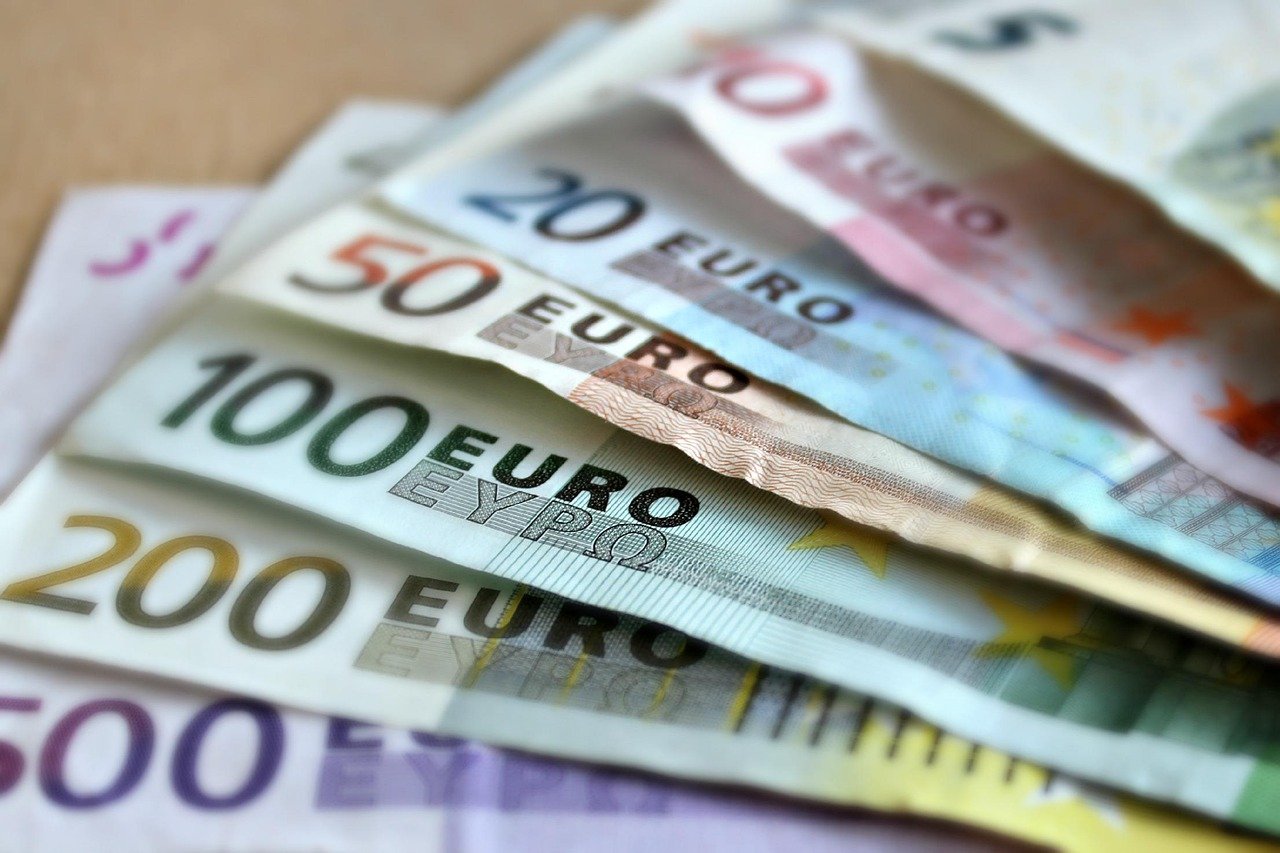 Segundo o documento da Comissão, "a ampla estagnação da economia da UE ao longo de 2023 se transformou em um impulso frágil no início do novo ano"