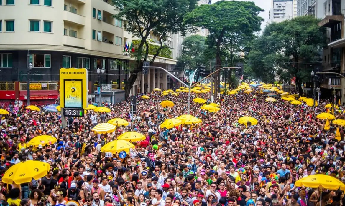 Confira o que abre e o que fecha em São Paulo durante o carnaval 2024