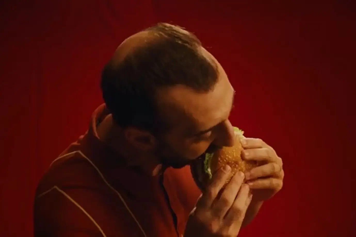 'Uma surpresa': Burger King diz que distribuiu 500 mil hambúrgueres para carecas em 4 dias