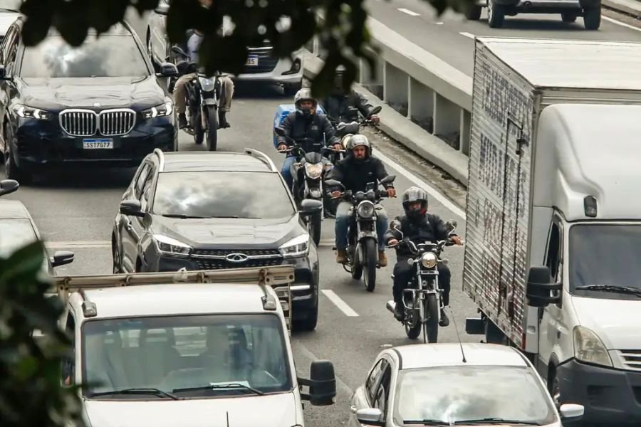 Entregou o IR 2025 no prazo e não recebeu restituição? Saiba retificar a declaração