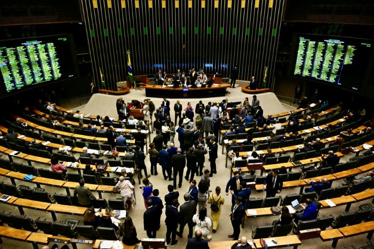‘Prévia do PIB’ do BC: economia desacelera em abril, mas cresce mais do que o esperado