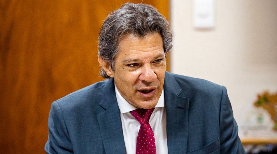 PlatôBR: Alvo da alta do IOF, crédito para empresas cresce mesmo com juros elevados