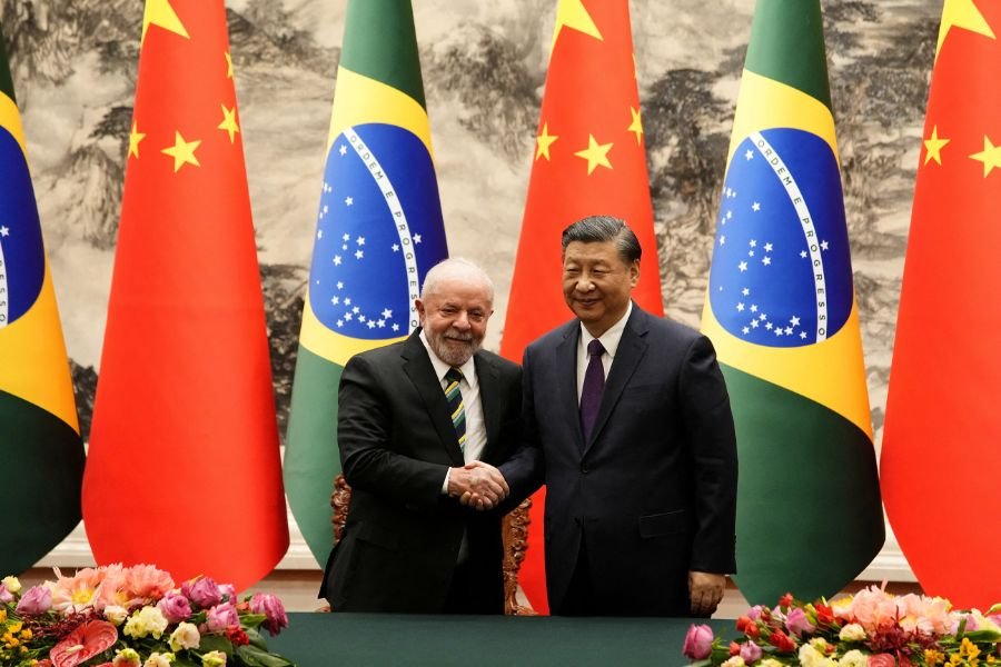 Empresas chinesas anunciam expansão no Brasil com investimentos em delivery, semicondutores e energia verde