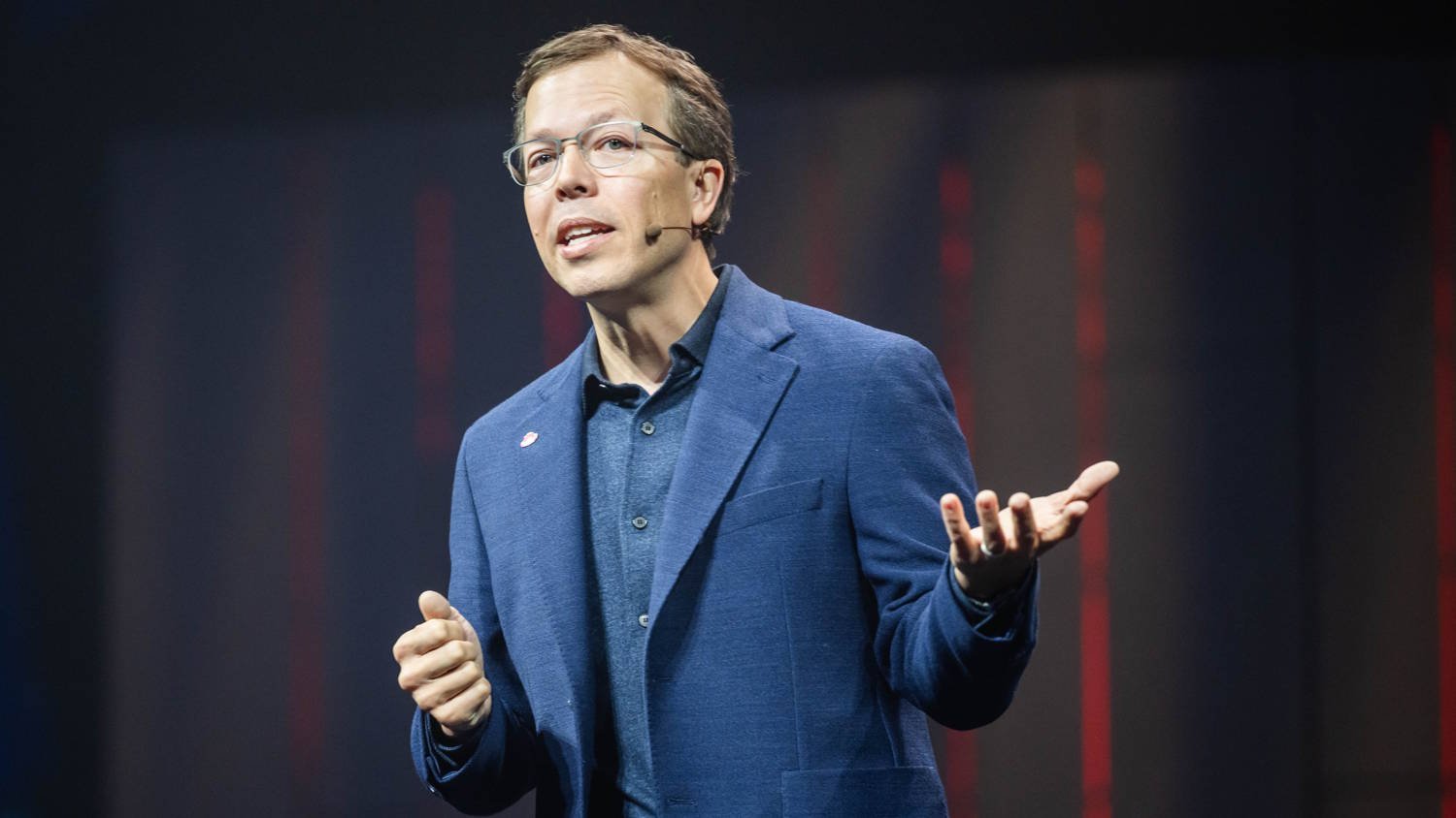 IA deve levar em conta aspecto humano, diz CEO da Red Hat