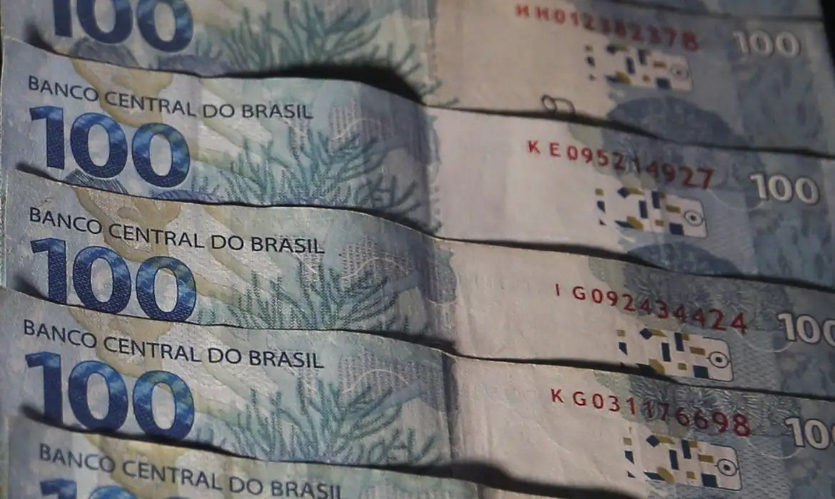 Governo central registra superávit primário de R$ 17,7 bi em abril