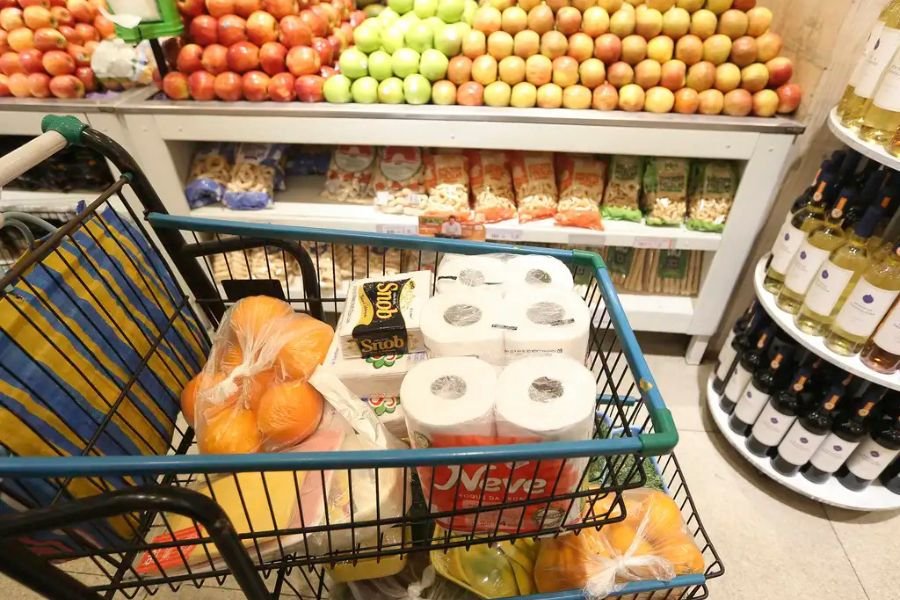 Alimentos pioram visão do consumidor sobre inflação, mas alta na renda evita pessimismo