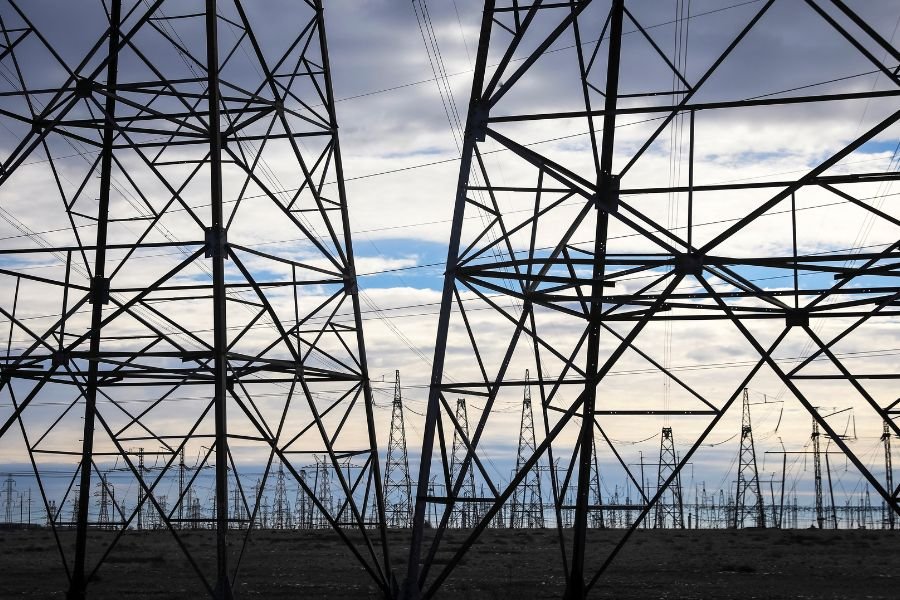 Governo assina MP com isenção de conta de luz para até 80 kWh e mercado livre de energia para todos