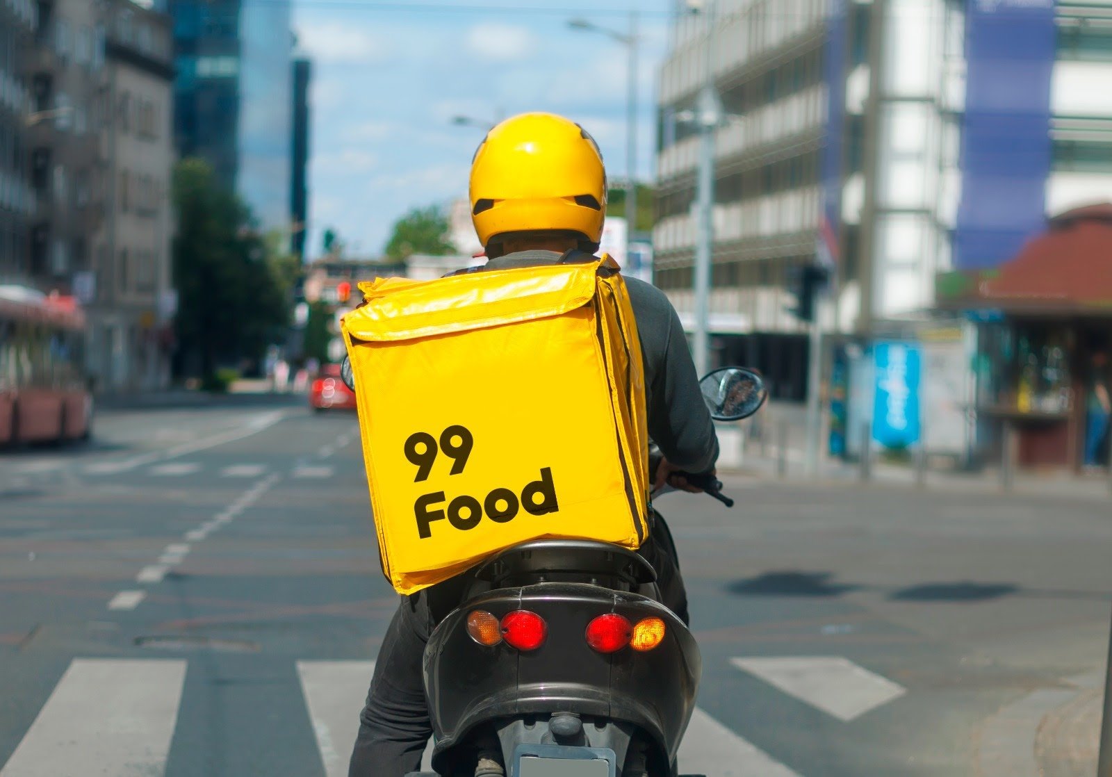 99 promete ganho de R$ 250 por dia a motociclistas com entregas e mototáxi