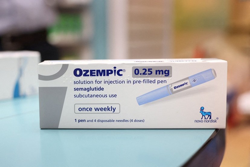 Uma caixa de Ozempic fabricada pela Novo Nordisk é vista em uma farmácia em Londres, Reino Unido. 08/13/2025