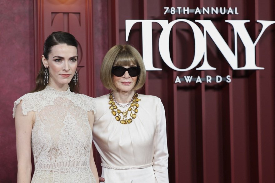 Anna Wintour ao lado da produtora Bee Carrozzini no 78º Tony Awards Anual em Nova York, EUA. 08/06/2025