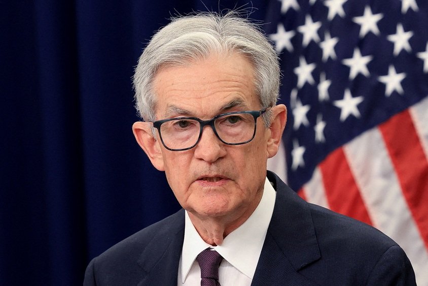 Powell repete que cortes nos juros podem esperar enquanto Fed estuda impactos de tarifas de Trump