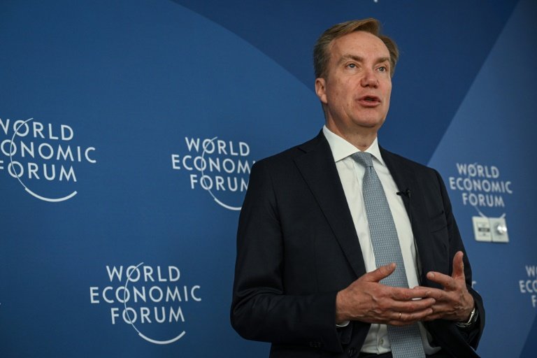 Mundo enfrenta situação ‘mais complexa’ em décadas, diz presidente do WEF