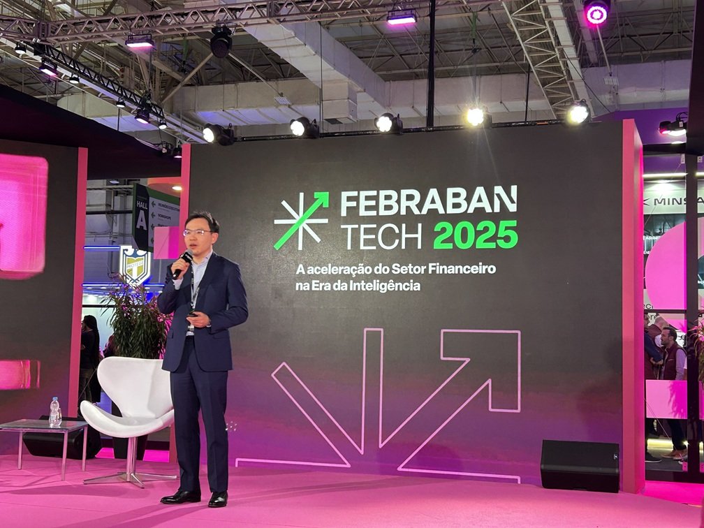Código aberto do DeepSeek dá mais segurança a bancos, diz diretor da Huawei
