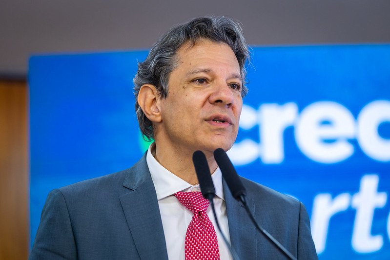 Medidas de antecipação da reforma tributária estão em avaliação no governo, diz Haddad