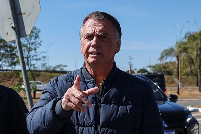 Moraes vê atos de Bolsonaro como confissão de ‘atentado à soberania’