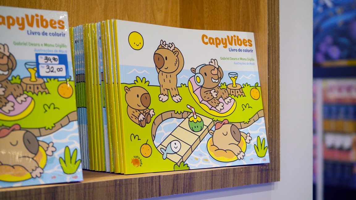 O livro CapyVibes, da série "As Aventuras de Mike", criada por Gabriel Dearo e Manu Digilio