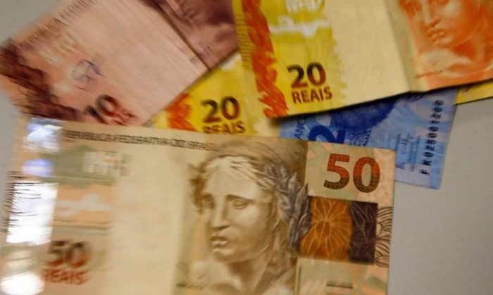 Receita isenta bancos de cobrança retroativa após mudanças no IOF